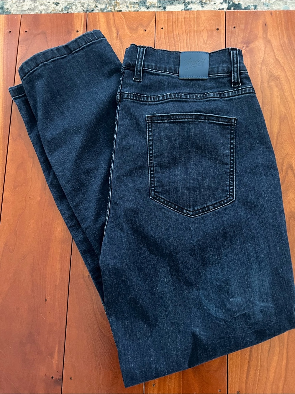 Men's Straight Fit Dark Wash Mugsy 35 x 32 Studio Blues Casual Jeans—NWOT!